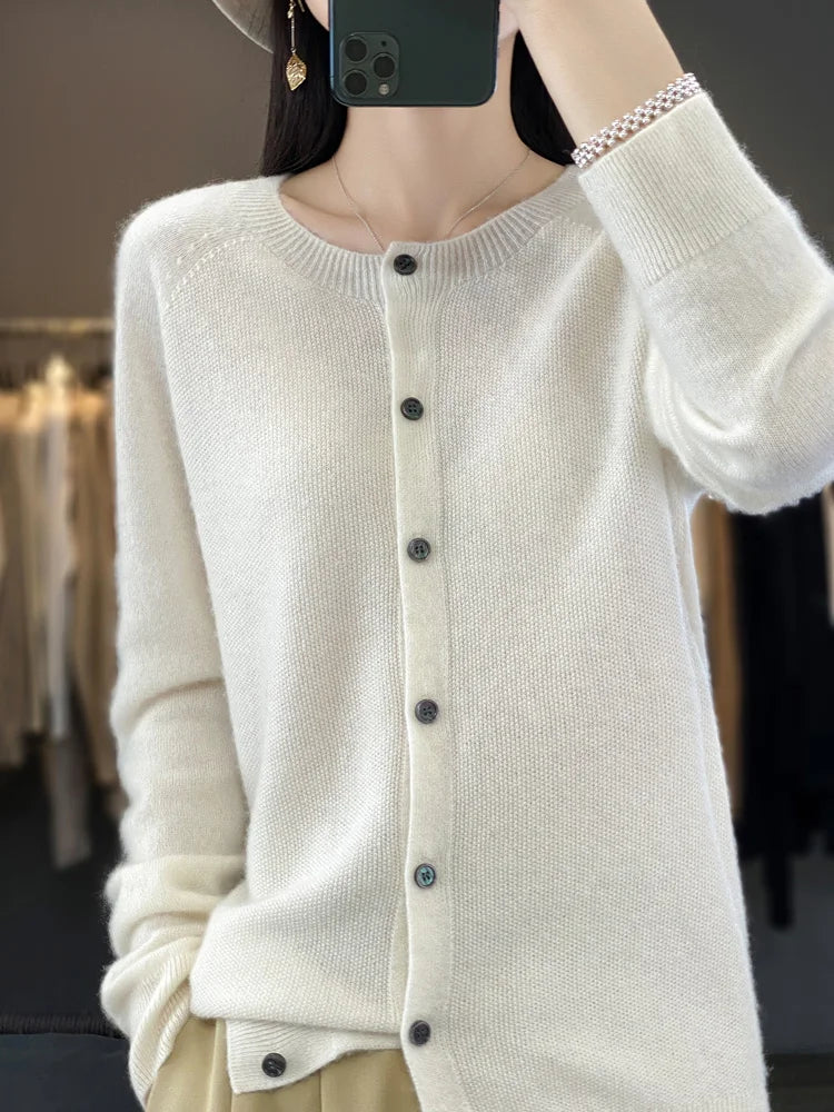 Women's round neck button cardigan — studio view 5, Aveloire