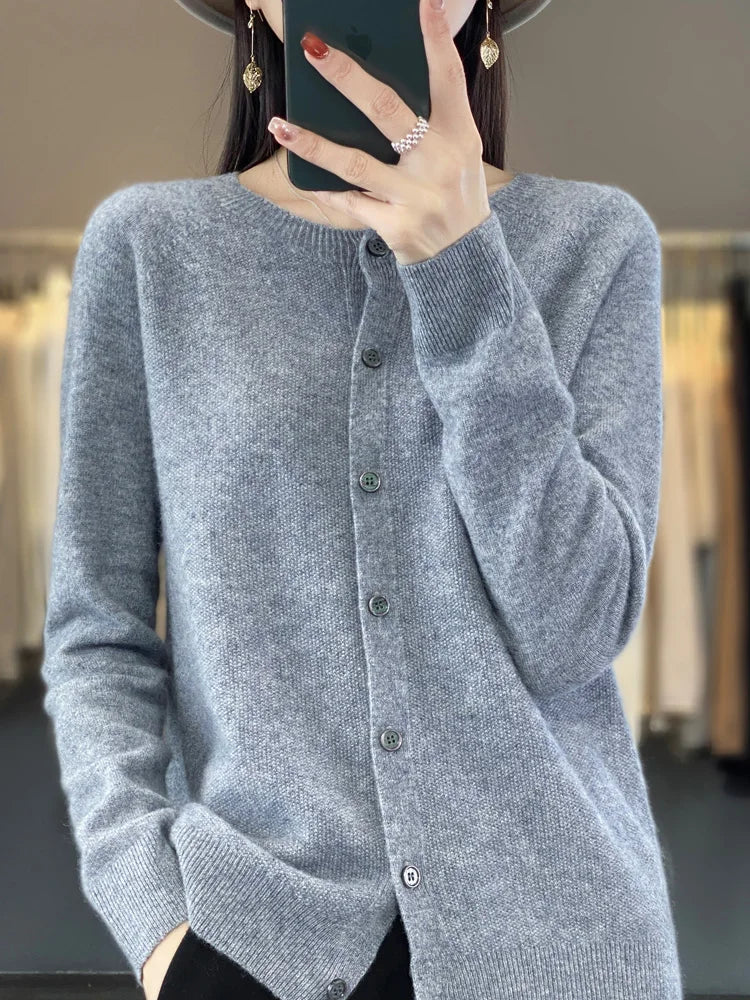 Women's round neck button cardigan — studio view 3, Aveloire