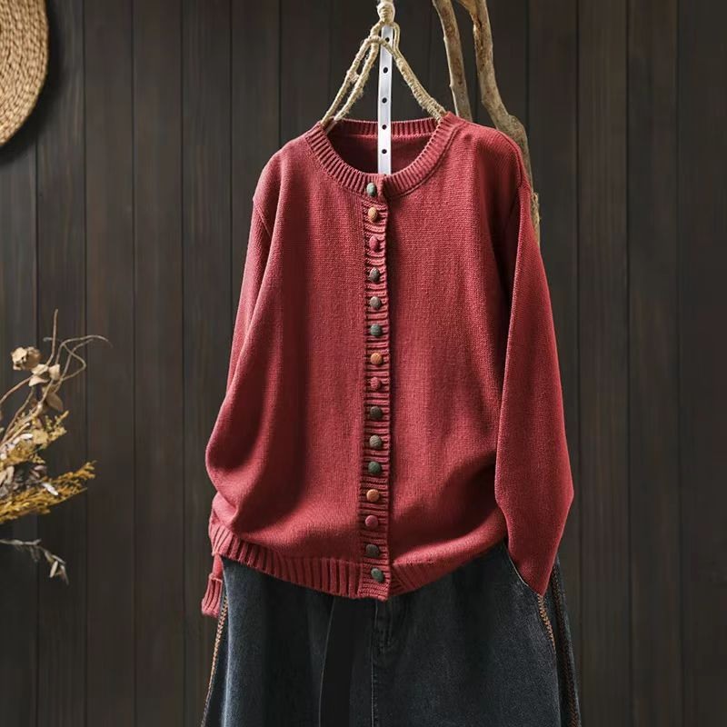 Women's round neck button cardigan — studio view 13, Aveloire