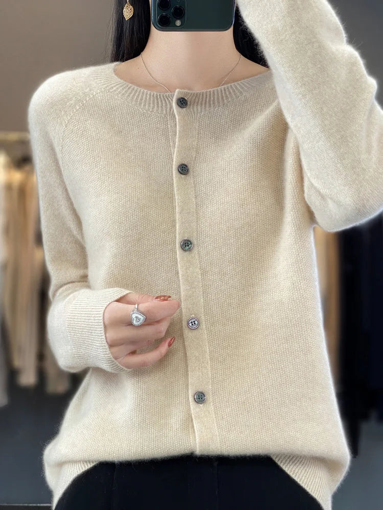 Women's round neck button cardigan — studio view 4, Aveloire